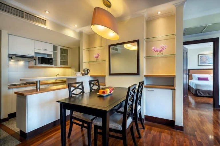 Dining Room 8