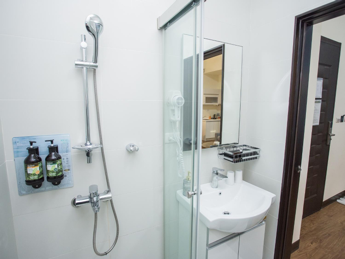 Bathroom 23