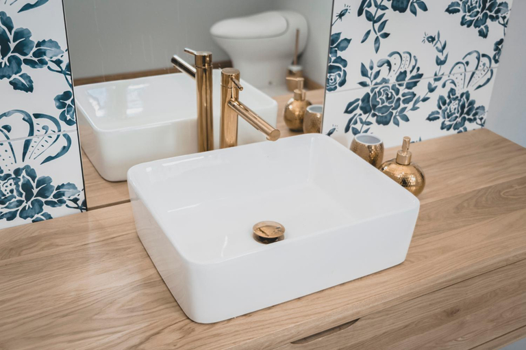 Bathroom 2, CukroVia, Kutno