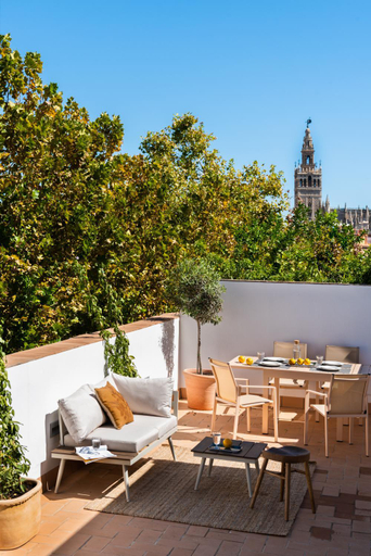 Others 2, Casas De Adriano, Sevilla