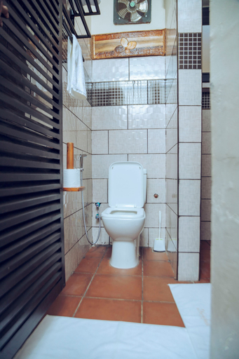 Bathroom 4, THE MARIDADI HOTEL, Moshi Urban