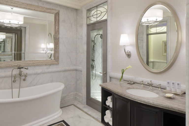 Bathroom 5, Al Habtoor Palace - Preferred Hotels & Resorts, Dubai