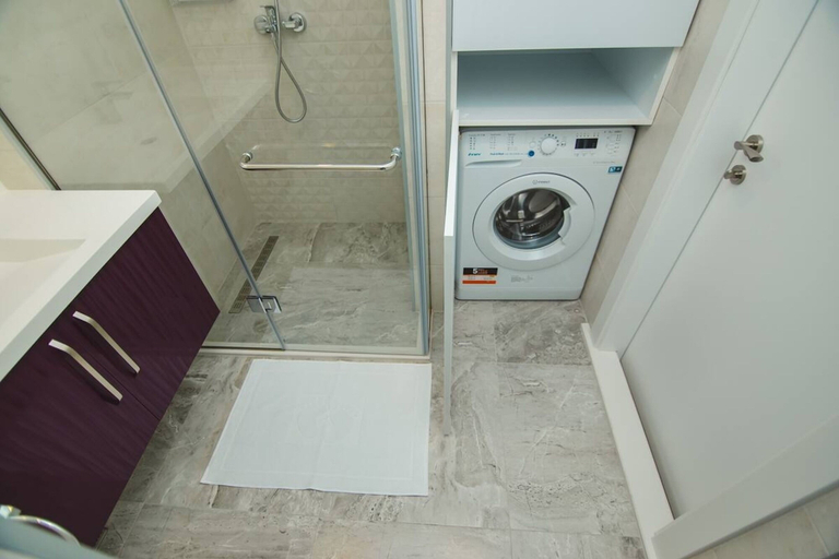 Bathroom 3, Epica Luxury Suit, Batumi