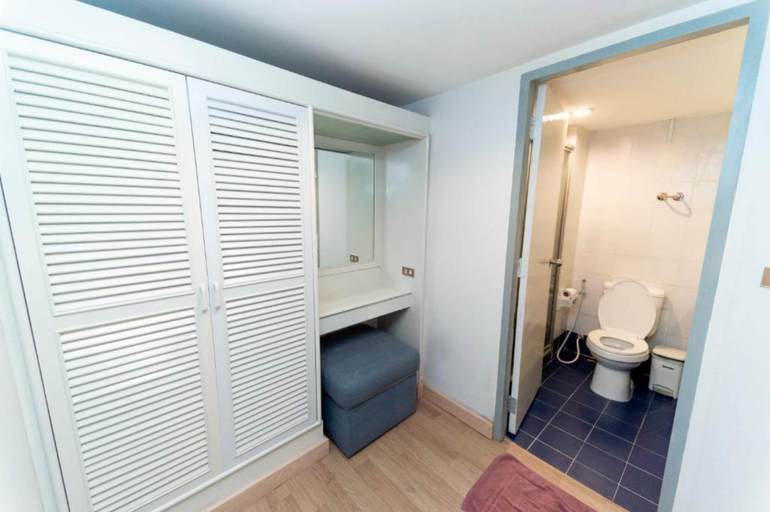 Bathroom 5, Villa Navin, Pattaya