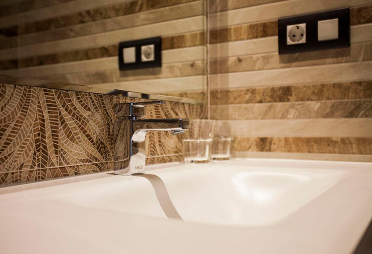 Bathroom 4, Hostal Barcelona, Salamanca