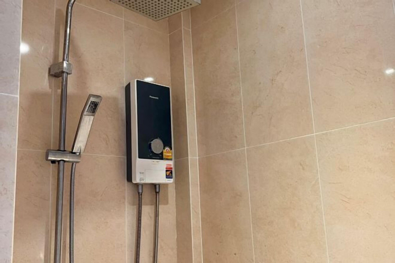 Bathroom 15
