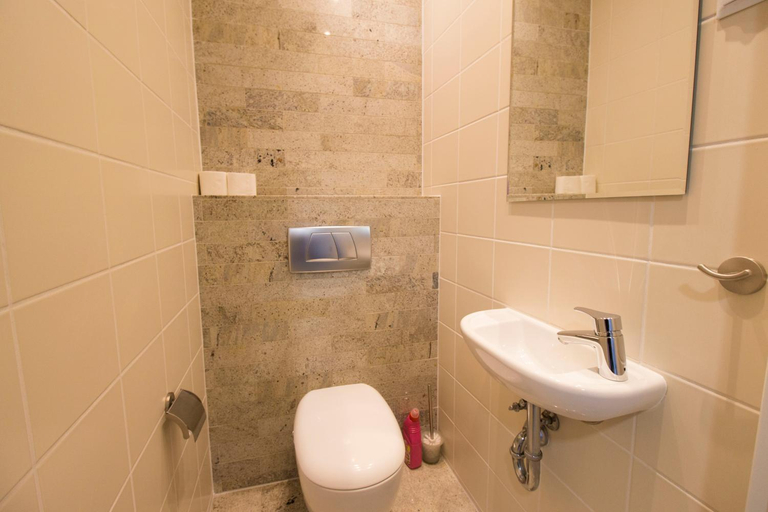 Bathroom 3, Happy Estate Apartments - Trakt Kupiecki, Środa Śląska