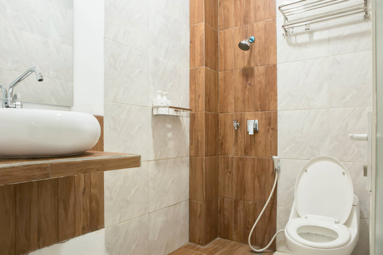 Bathroom 7