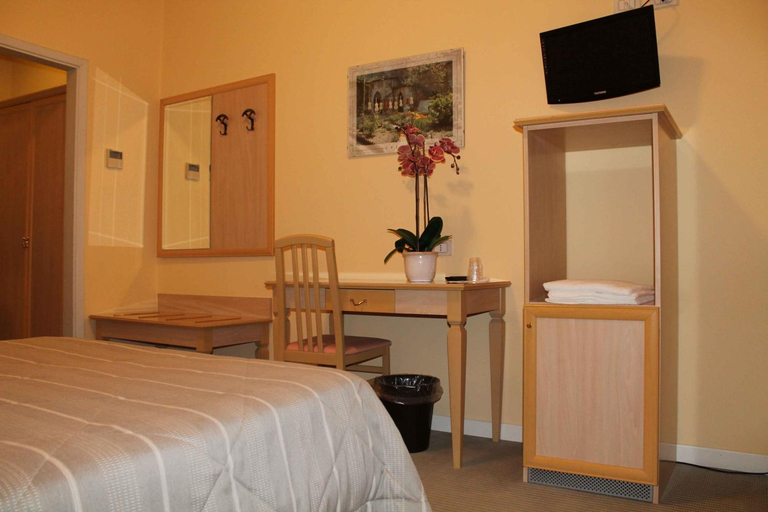 Bedroom 3, Hotel Cremona Viale, Cremona