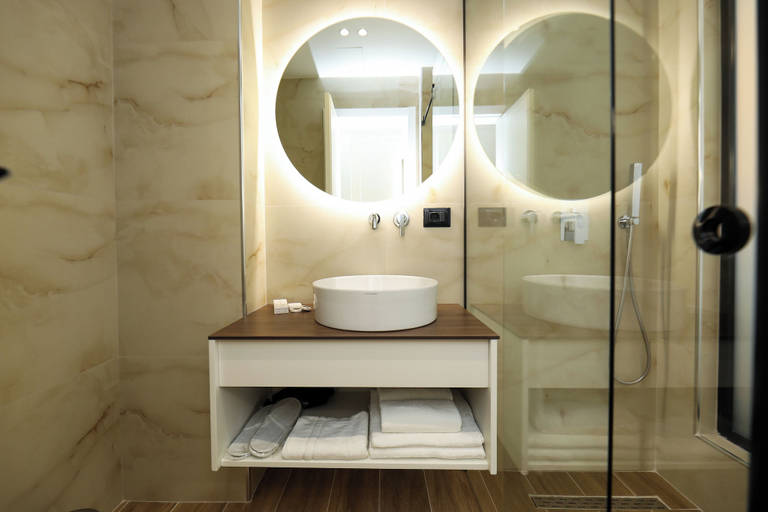 Bathroom 3, Hotel Adore, Vlorës