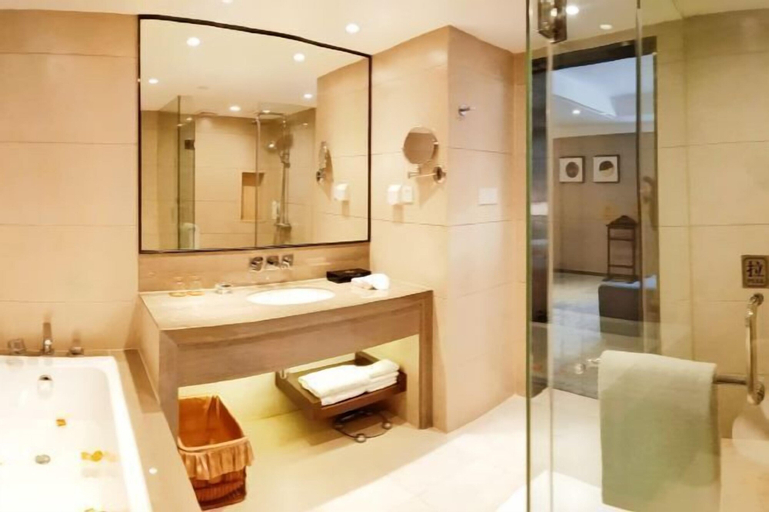 Bathroom 7