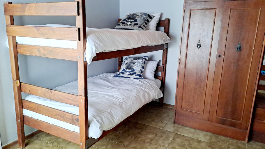 Bedroom 2, Plottie Self-catering, Overberg