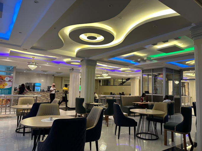 Food & Drinks, DOLLARSPRINGS HOTEL, Busiiro