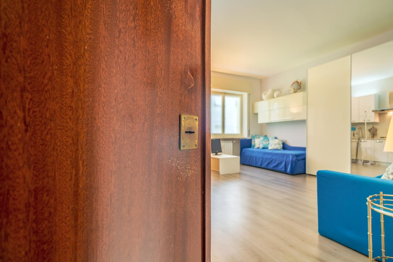 Bedroom 2, Isa Studio Apartment, Genova
