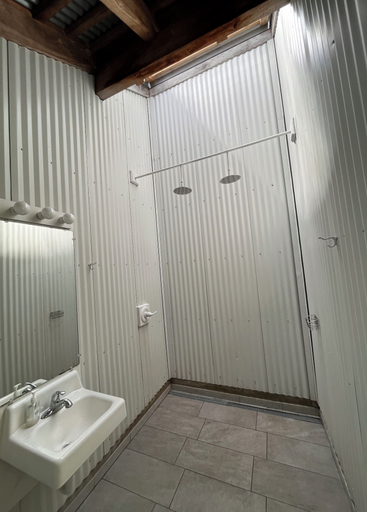 Bathroom 4, Lopez Farm Cottages & Tent Camping, San Juan