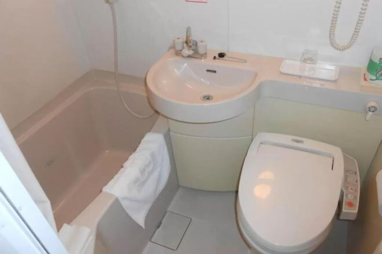 Bathroom 23