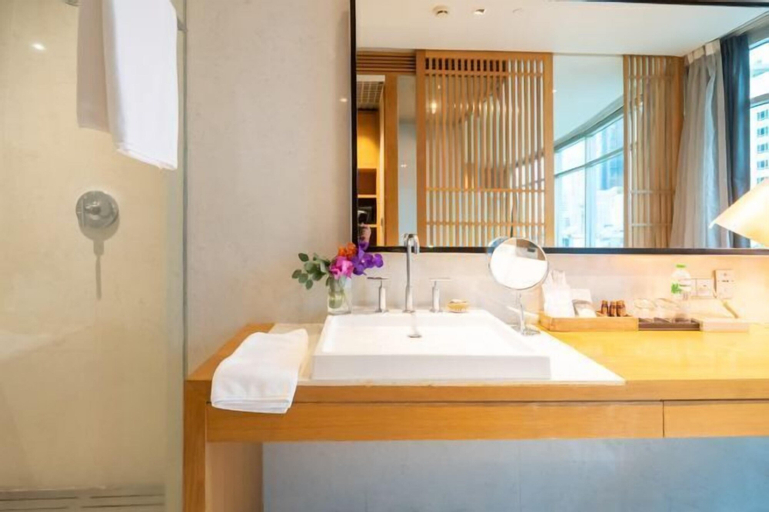 Bathroom 13