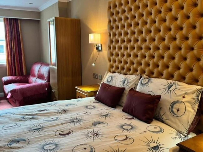 Bedroom 2, Ooters at The Mariner, Aberdeen