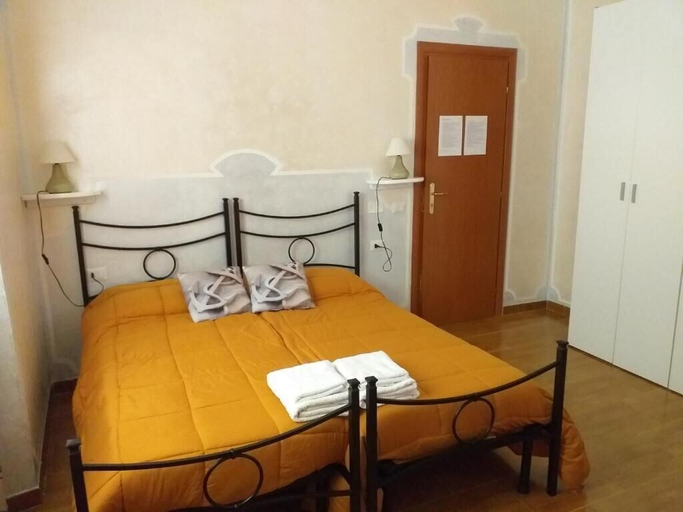 Bedroom 3, AFFITTACAMERE IL GIRASOLE, Carbonia-Iglesias
