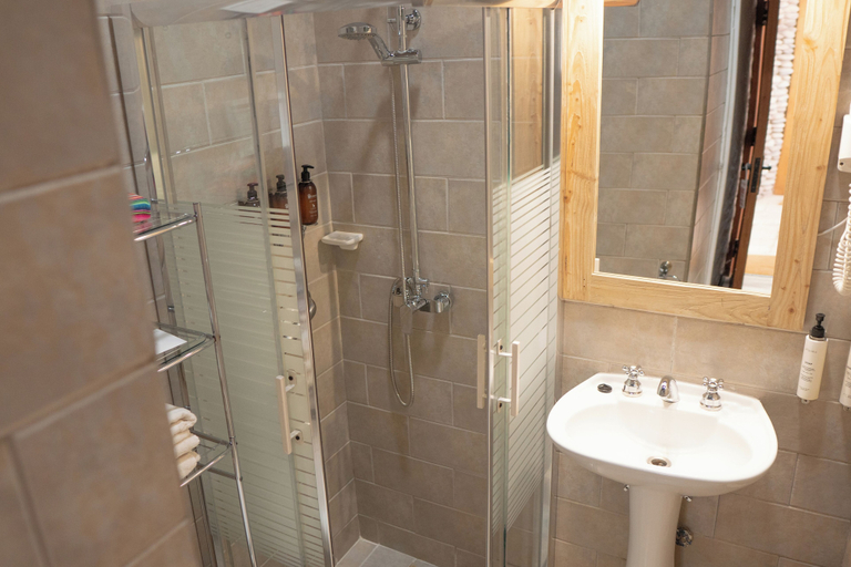 Bathroom 5, Hotel Terrantai, El Loa