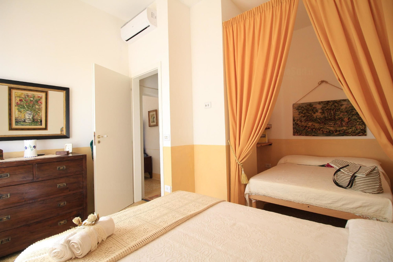 Bedroom 3, Corte Vite Private House, Lecce