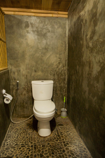 Bathroom 4, ソルティ シャカス バンブー ステイ チャングー, Badung