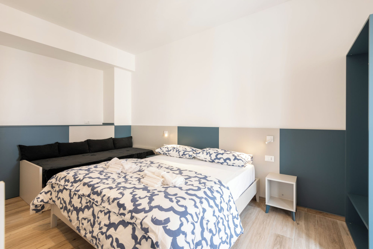 Bedroom 3, La Perla del Mare Rooms, Bari