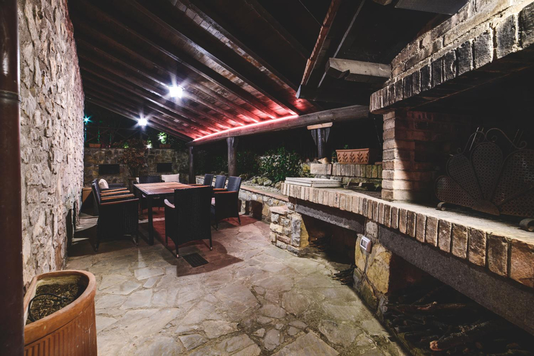 Food & Drinks 4, Villa Bog - Villa con piscina e campo da tennis, Perugia