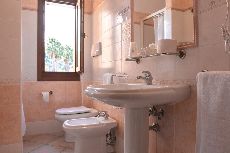 Bathroom, Residence Cala Viola, Nuoro