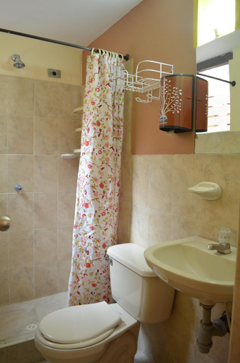 Bathroom 3, La Candelaria Hostel Bogota, Santafé de Bogotá
