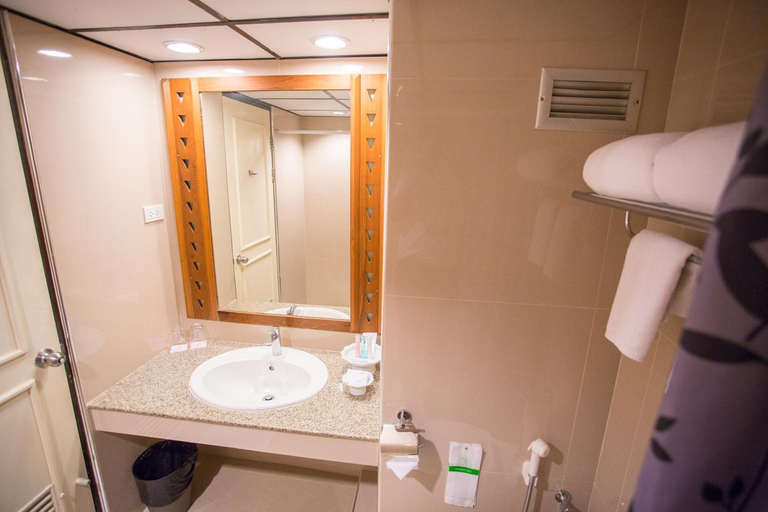 Bathroom 4, Seeharaj Hotel, Muang Uttaradit