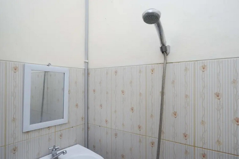 Bathroom 19