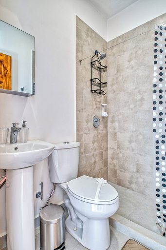 Bathroom 3, Muna Santa Rosa Apartamentos, Santa Cruz