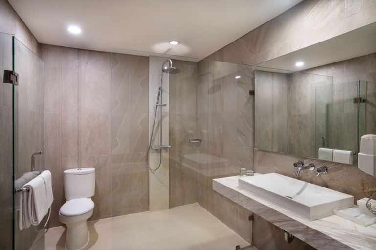 Bathroom 12