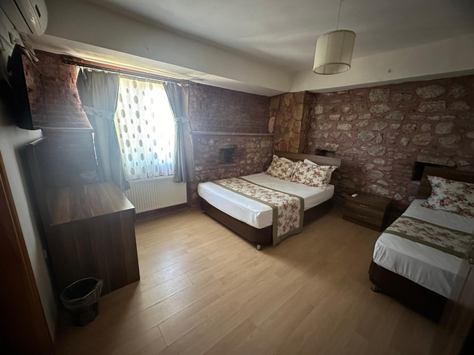 Bedroom 4, Odunluk Tas Konak Otel, Ezine