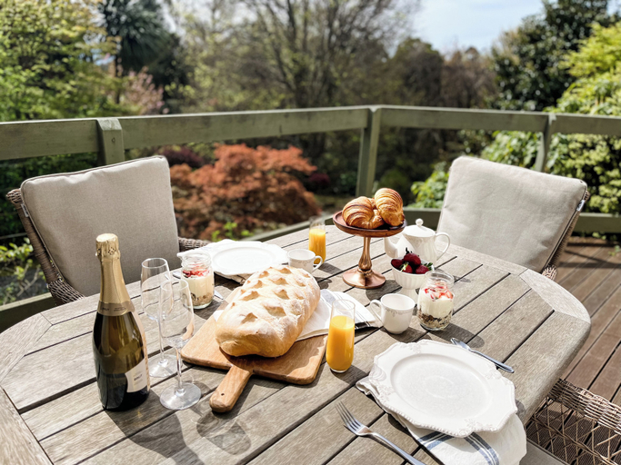 Food & Drinks 4, Woolrich Cottage at Woolrich Estate, Yarra Ranges - Dandenongs