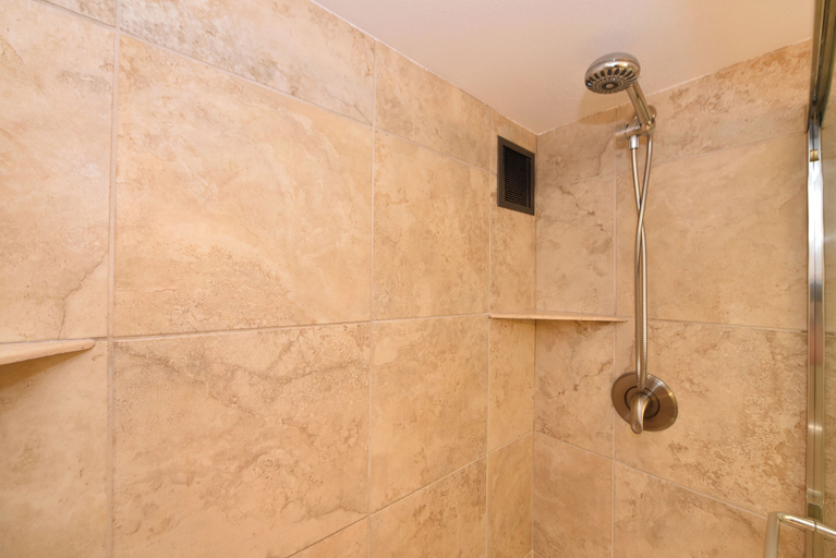 Bathroom 5, The Mahana 813, Maui
