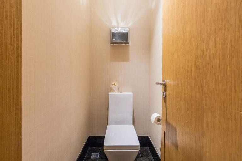 Bathroom 6