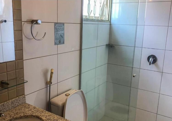 Bathroom 2, Rede Andrade Rondonopolis, Rondonópolis