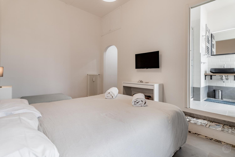 Others 2, Roma House Piramide, Rome