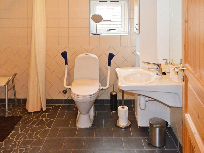 Bathroom, 6 Person Holiday Home in Hamnvik, Ibestad
