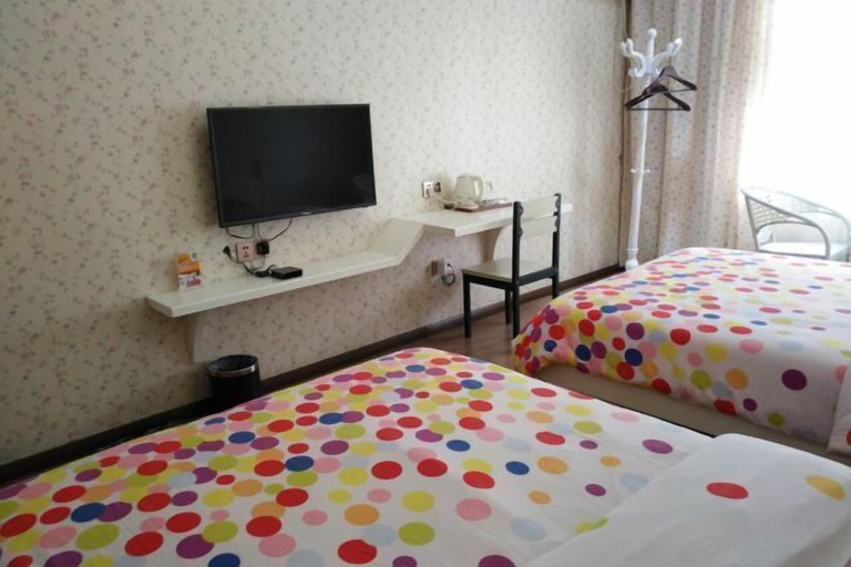 Bedroom 2, Laimi Theme Inn, Zhangjiajie
