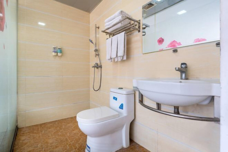 Bathroom 3, Hongli Business Hotel, Foshan