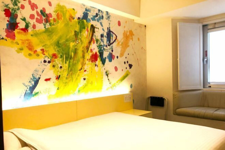 Bedroom 27