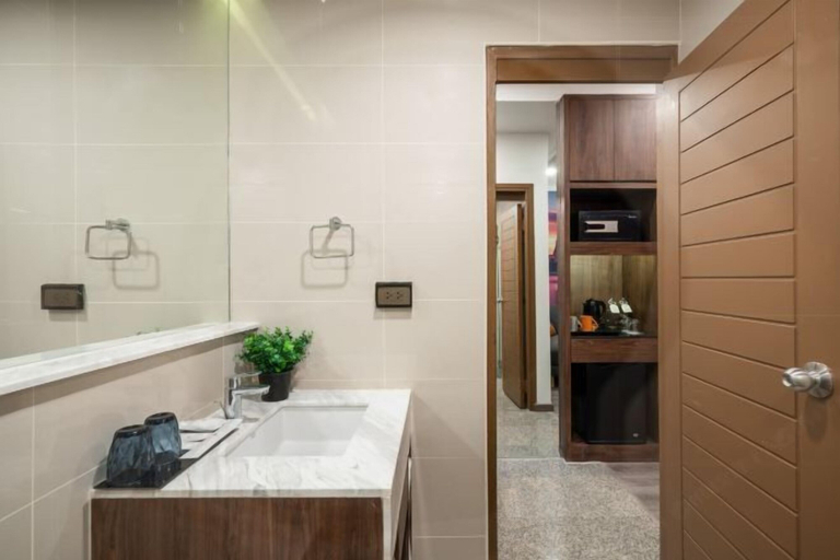 Bathroom 17