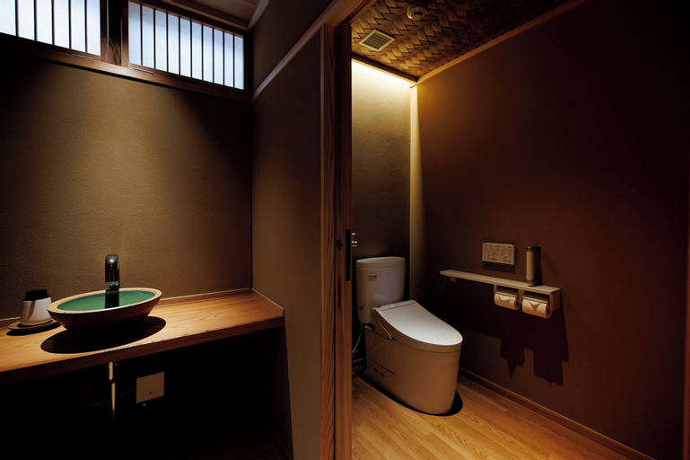 Bathroom 9