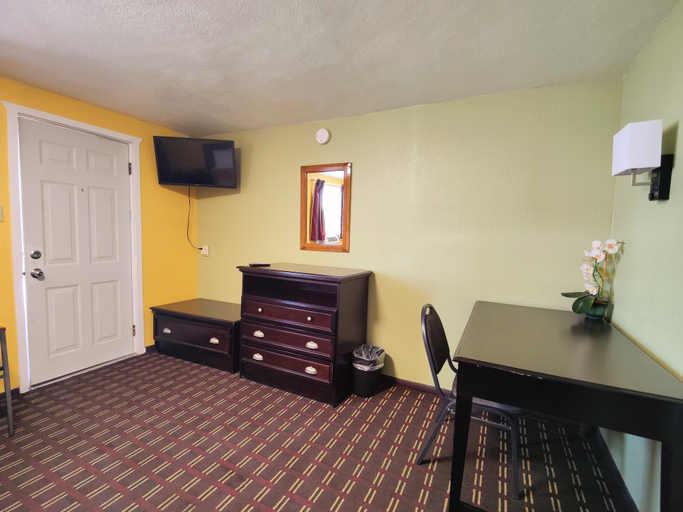 Others 5, Desert Inn, Culberson