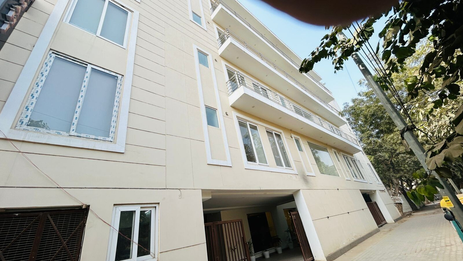 Exterior & Views 2, Hotel Amahi Inn Near Signature Tower, Gurgaon