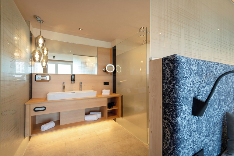 Bathroom 5, Landrefugium Obermüller, Passau