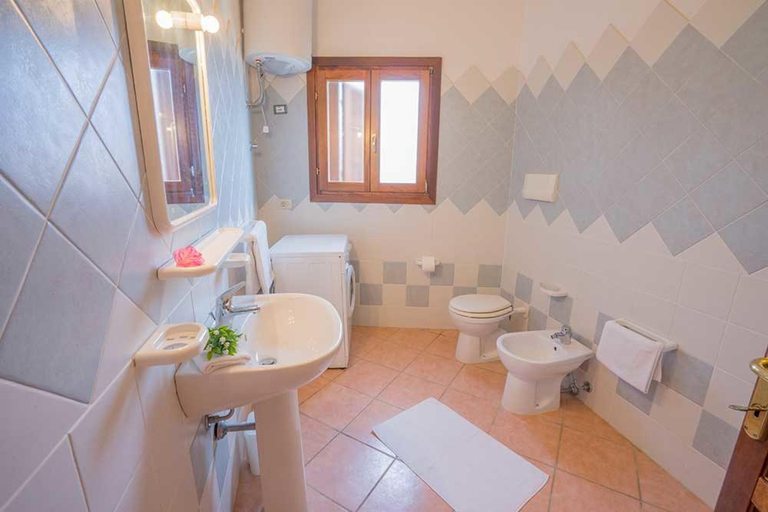 Bathroom 4, residence baia sant anna con piscina, Nuoro
